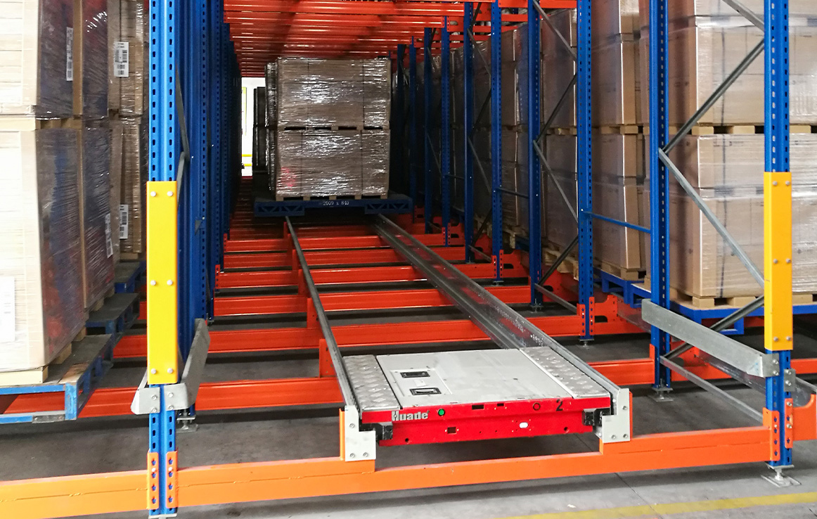 radio & four-way shuttles(Huayide automated storage  solutions) 