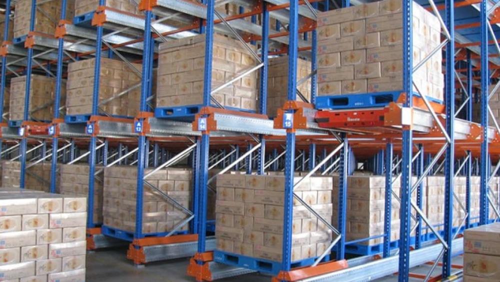 ไขปริศนาคลังสินค้าขนาดใหญ่: โซลูชันการจัดเก็บอัตโนมัติแบบใดที่เหมาะสมกับธุรกิจของคุณ?